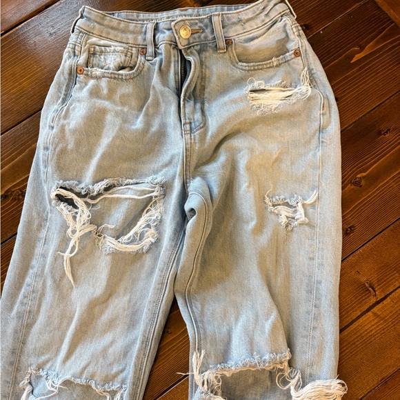 American Eagle Outfitters Denim - American Eagle High-Rise Distressed Mom Jeans Size 4